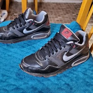 Mens nike air max navigate size 9.5